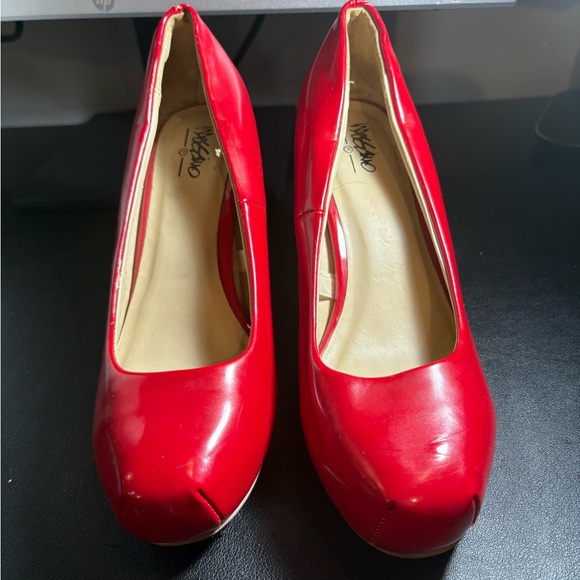 Red Heels - Picture 2 of 8